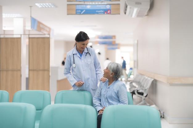 Elderly woman checkup Discuss the symptoms