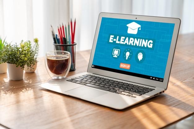 Sito web di elearning con un software modesto per consentire agli studenti di studiare su internet