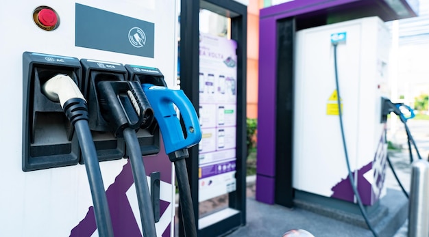 Stazione di ricarica per auto elettriche caricabatterie per veicoli elettrici punto di ricarica presso il parcheggio all'aperto