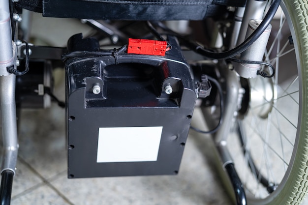 Electric wheelchair with batery for old elder patient cannot walk or disable people