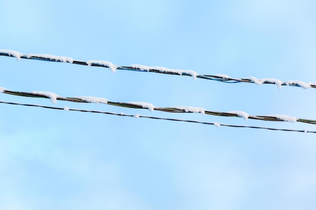 Photo electricity cables against sky