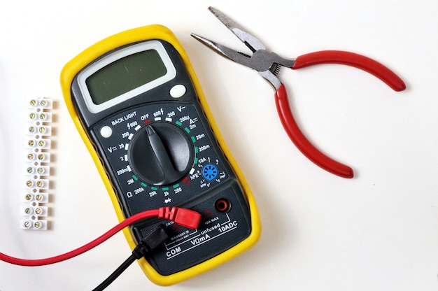 Electro repair with a multimeter