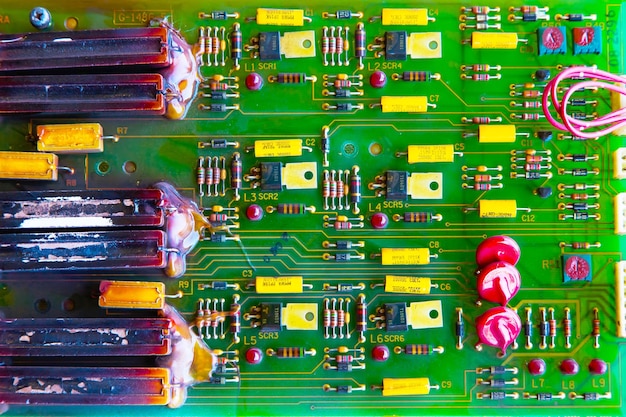 Foto scheda a circuito elettronico microcircuito della saldatrice unità di controllo della saldatrice