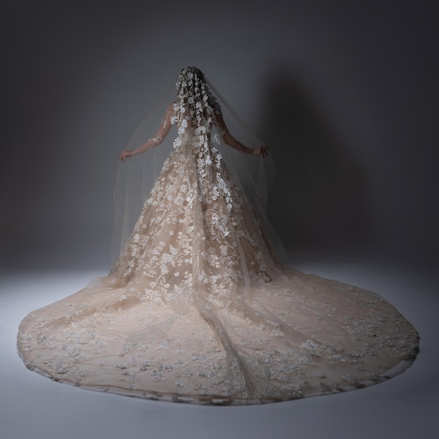 Foto elegante sposa in abito da sposa