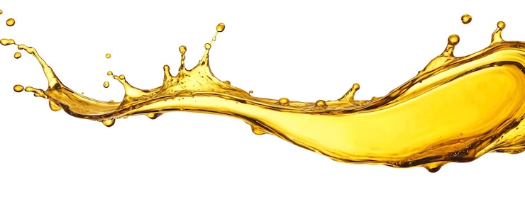 Photo elegant splash of golden cosmetic oil isolated on white perfect for skincare and beauty product advertising