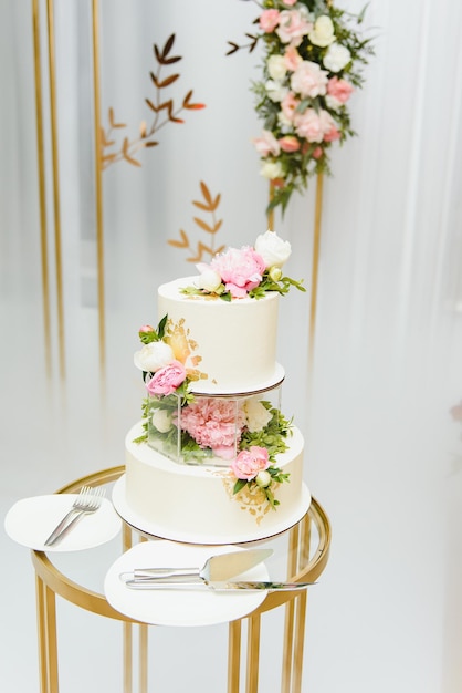 Top more than 64 elegant wedding cake images latest