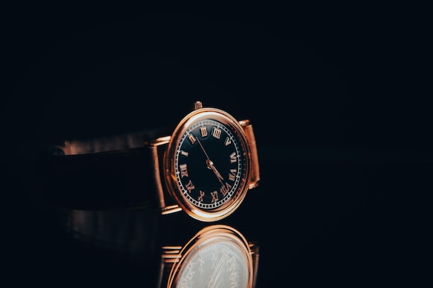 Elegante orologio da polso da vicino