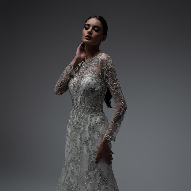 Elegante bruid in een trouwjurk.