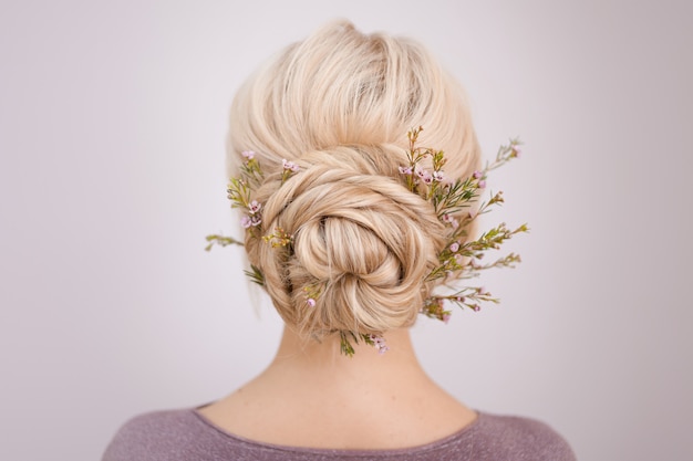 Elegante dameskapsels voor blond haar.