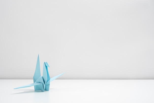 Elegante en minimalistische origami vogel