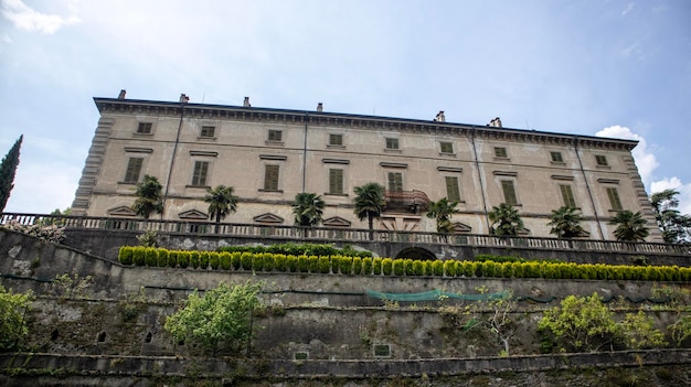 Elegante Italiaanse villa met historische architectonische kenmerken
