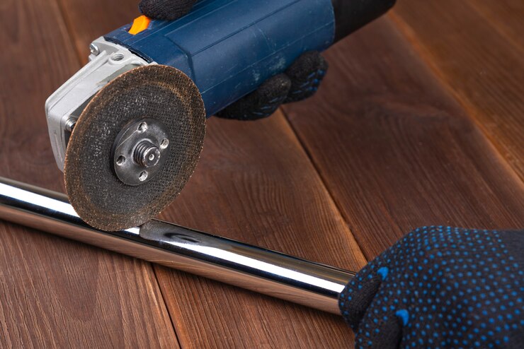 Elektrisch gereedschap voor het snijden van roestvrijstalen metalen buis