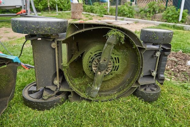 Foto elektrische grasmaaierbladen