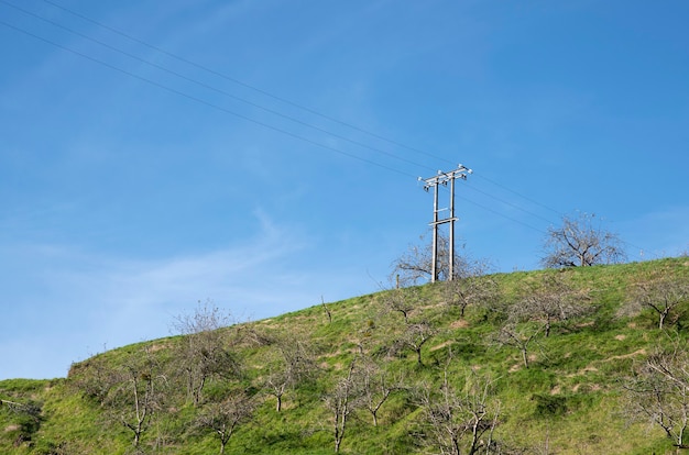 elektrische hoogspanningstoren in de houder