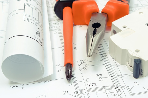 Elektrische schema's elektrische zekering en uitrustingsstukken op bouwtekening van huis Bouw huisconcept