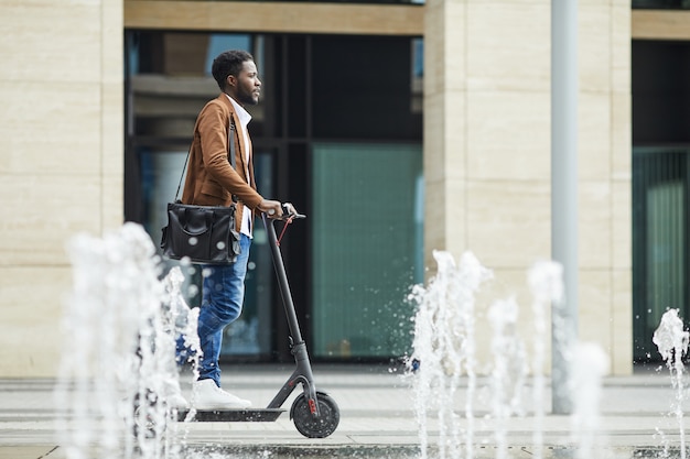 Elektrische scooter rijden