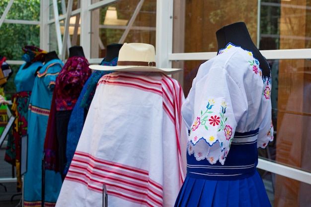 Foto elementi del costume tradizionale latinoamericano e caraibico