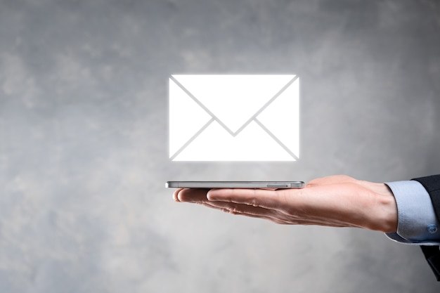 E-mail e icona utente, segno, simbolo di marketing o concetto di newsletter, diagramma