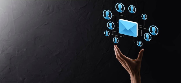 이메일 및 사용자 아이콘기호 마케팅 또는 뉴스레터 개념 다이어그램이메일 보내기대량 메일이메일 및 sms 마케팅 개념 비즈니스에서 직접 판매 계획 메일링을 위한 클라이언트 목록