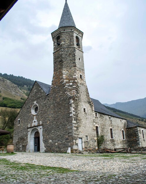 Photo emblemática construcción de alta montaña de naut aran, a vall d'aran