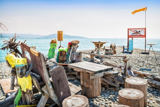 Фото Изумрудное черное море и скульптуры водяного и животных мыс суджук алексино новороссийск