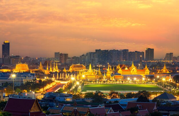 Photo the emerald buddha temple or the wat phra kaew full official name wat phra si rattana satsadaram