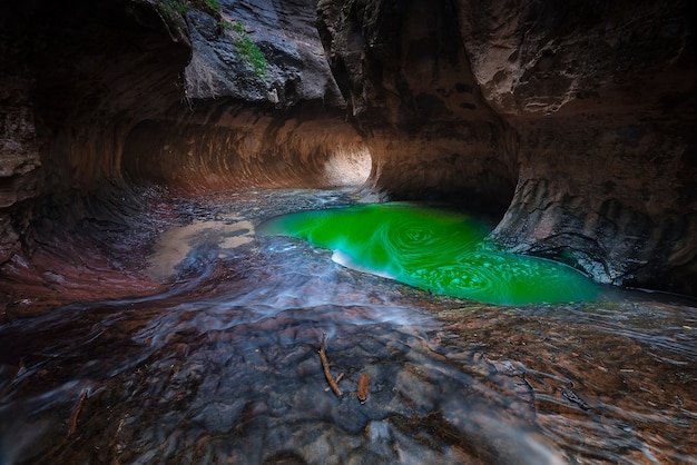 Emerald pool in Subway 