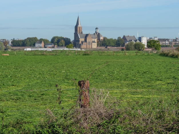 Photo emmerich and the rhine river