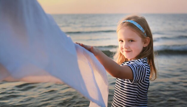 Foto il ritratto emotivo di una ragazzina al mare