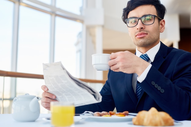 Employer having breakfast