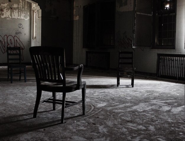 Photo empty chairs in a room