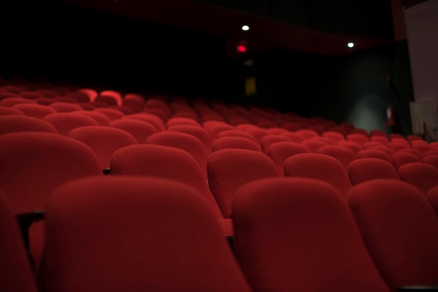 극장 의 빈 의자