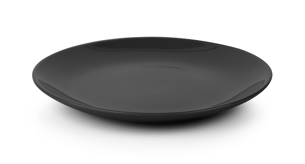 Пустая цветная черная тарелка, изолированная на белом