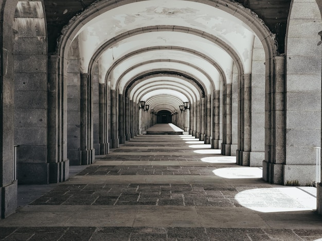 Foto corridoio vuoto nell'edificio