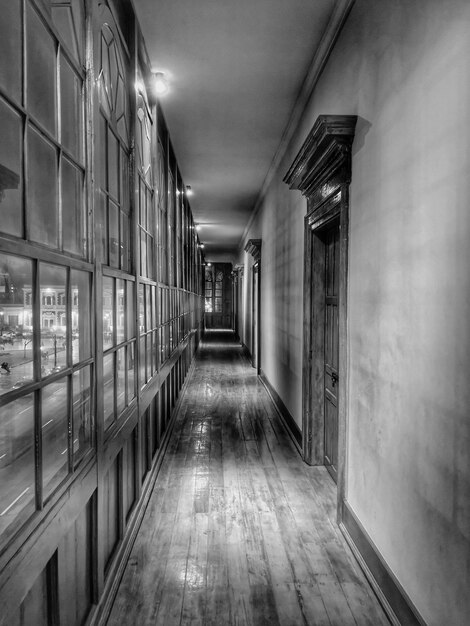 Photo empty corridor of building