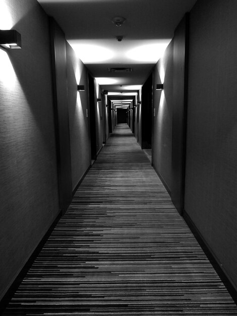 Photo empty corridor in building