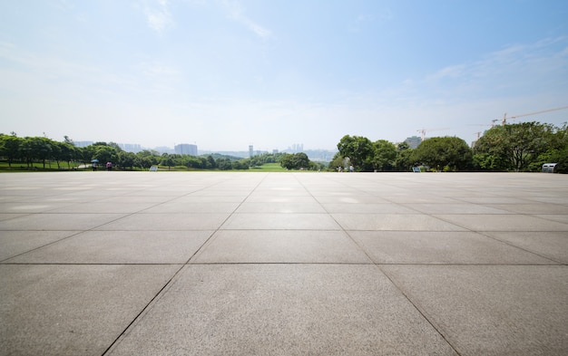 An empty floor in a city park