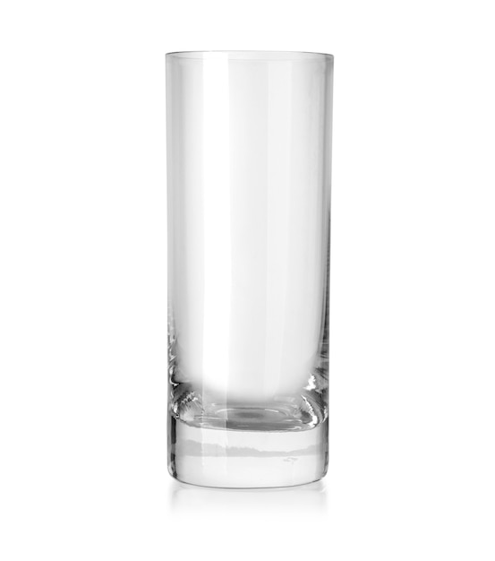 Foto bicchiere vuoto isolato su bianco con tracciato di ritaglio