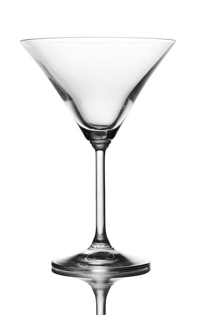 Photo empty glass isolated on white