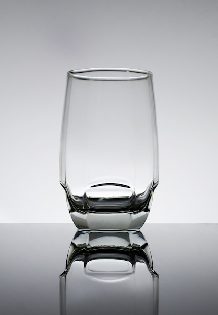 Photo empty glass with seem less background