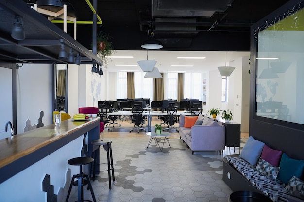 Пустой интерьер современного дизайна Open Plan Start Up Office