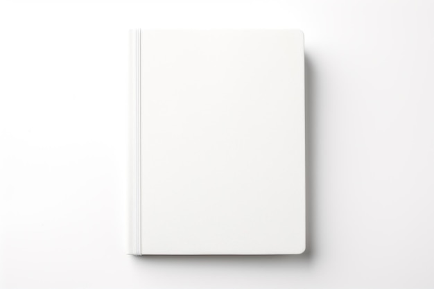 Foto notebook vuoto su sfondo bianco isolato