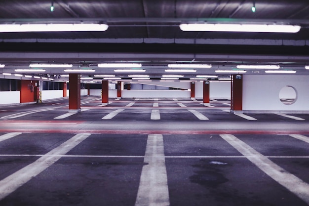 Photo empty parking lot