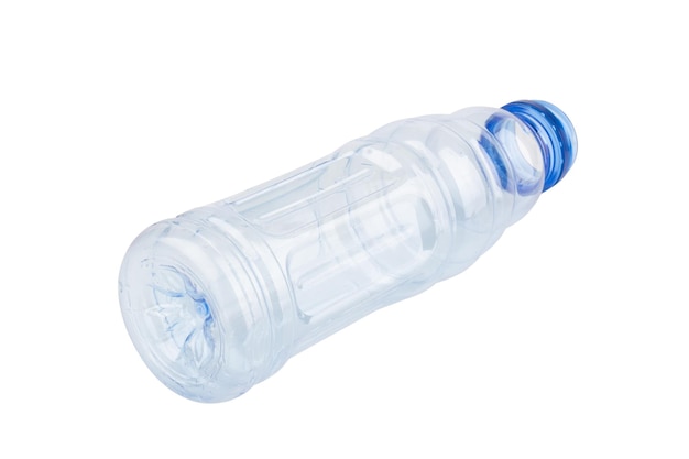 白い背景に隔離された空のプラスチックボトル