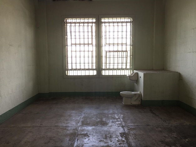 사진 알카트라즈 섬 의 빈 교도소