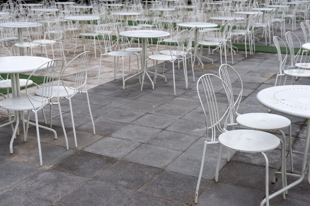 Photo empty restaurant and cafe tables