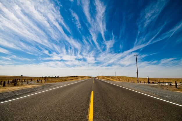 Photo empty road against sky