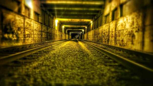 Photo empty road in tunnel