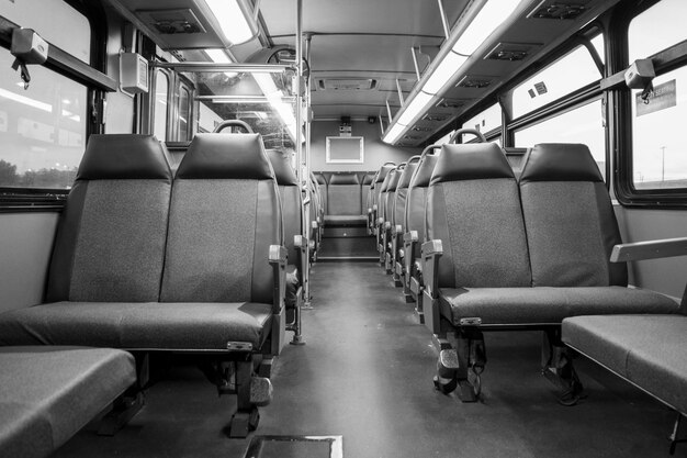 Photo empty rows of seats in bus