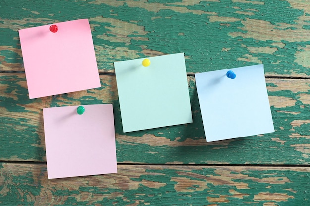 Empty sticky notes